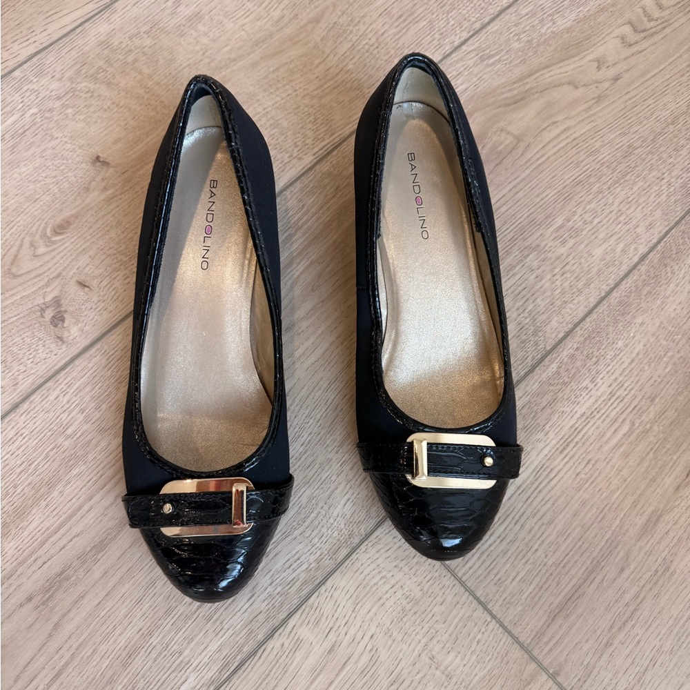 Bandolino Black Patent Wedges with Gold Buckle Size 8 1/2